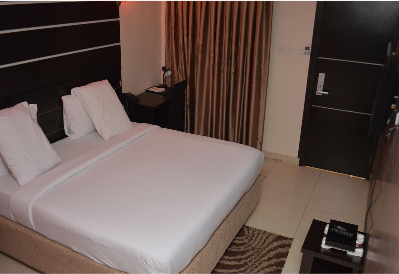 De Rigg Place - Alaka Estate, Surulere Lagos Exterior foto
